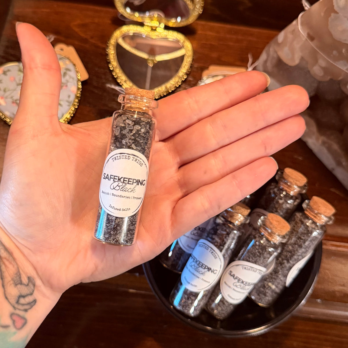 Safekeeping Black Salt
